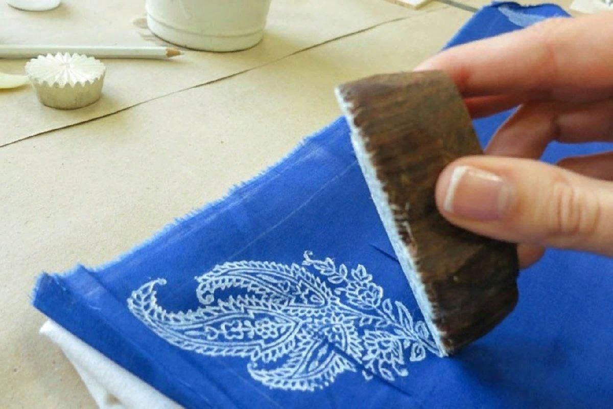 Мастер-класс по верховой набойке в Губернии: уникальные узоры на ткани своими руками